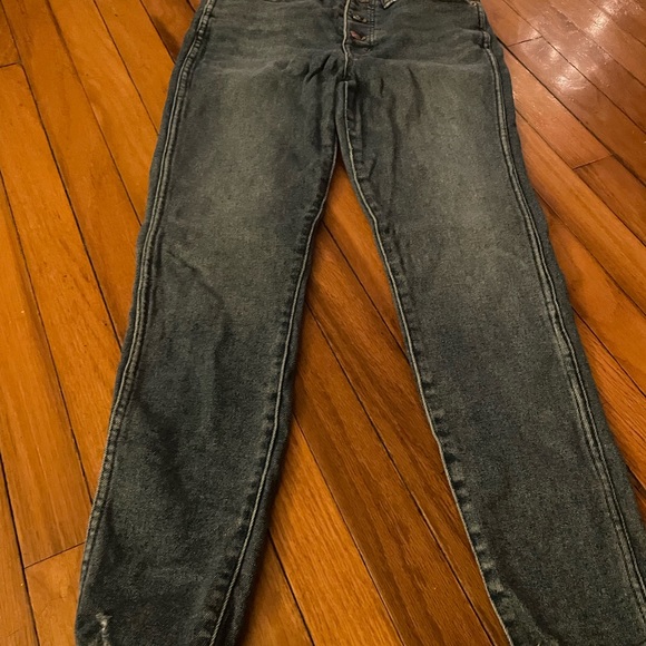Madewell 10” high rise raw hem - size 28 - Picture 4 of 5